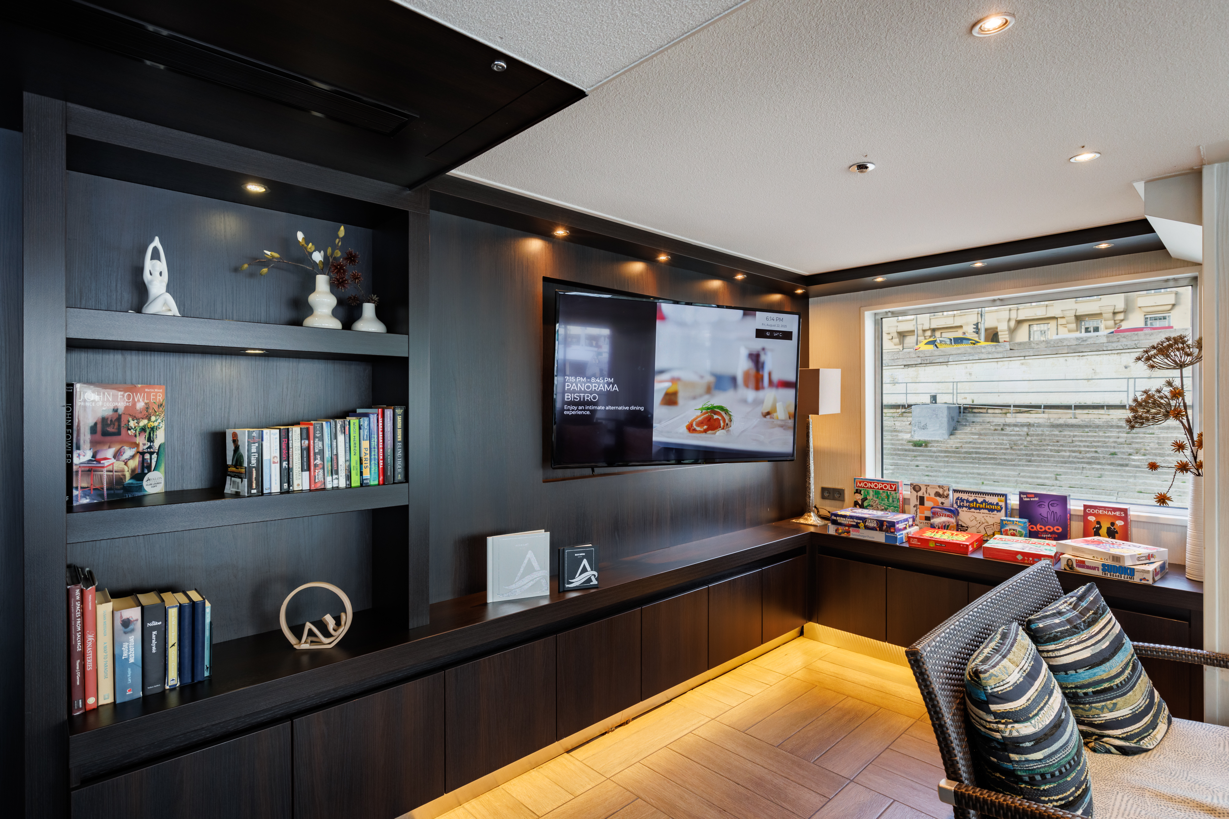 Avalon Tranquility II - Club Lounge